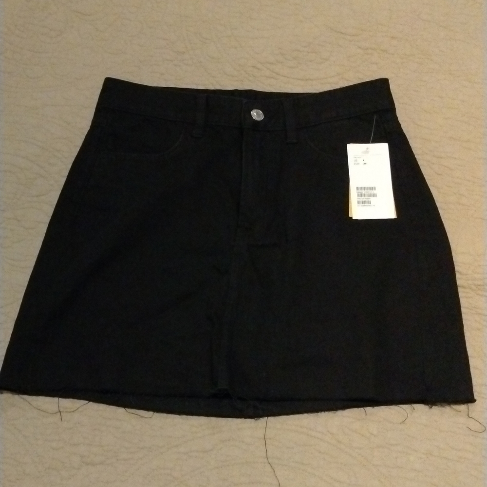 NWT black mini skirt